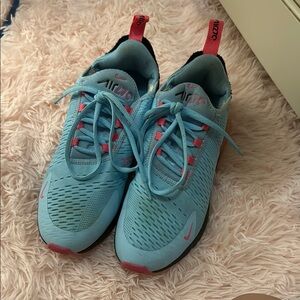 Nike 270’s pink and blue